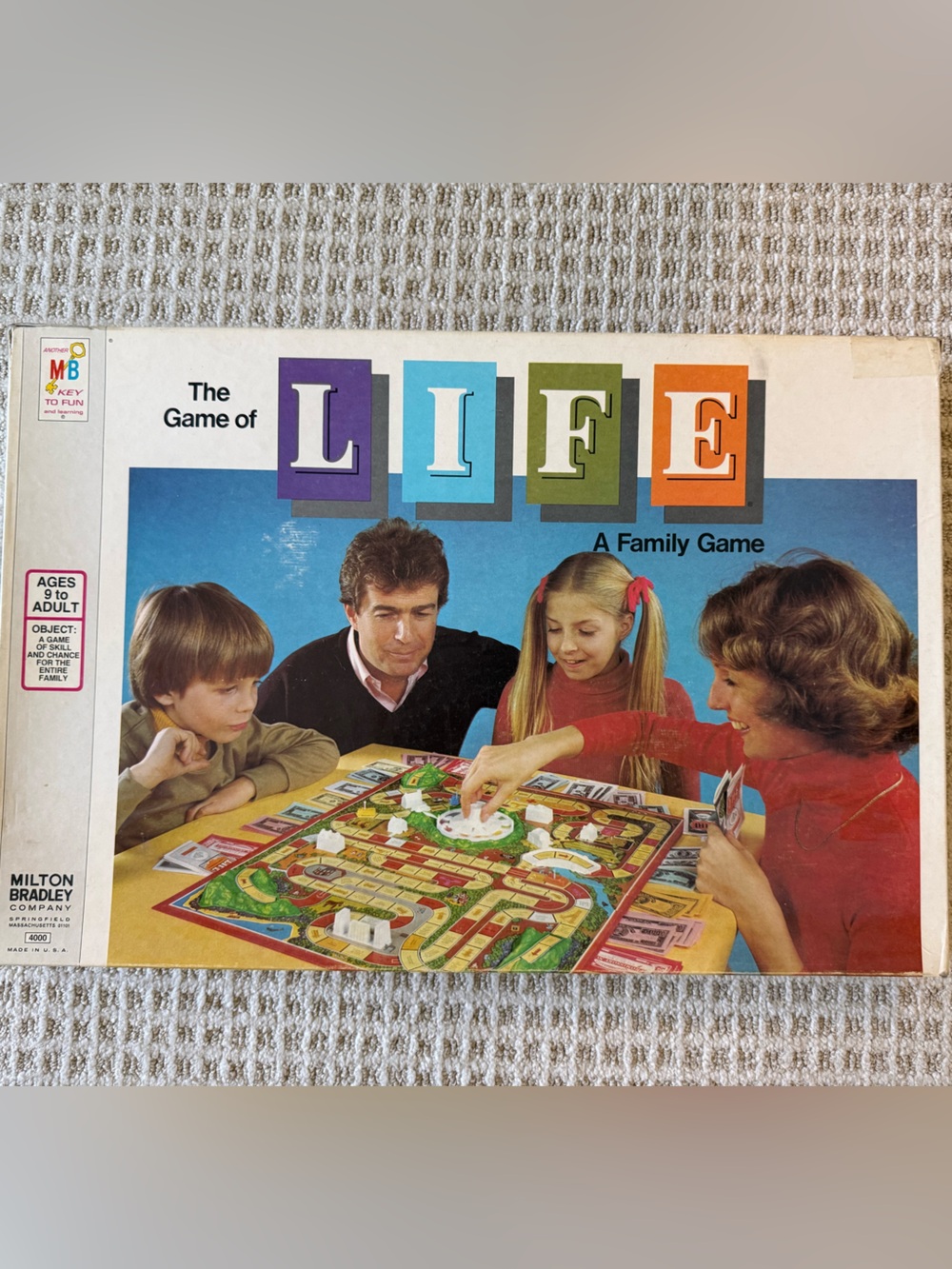 Vintage 1977 Milton Bradley LIFE Family Board Game